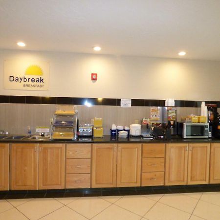 布里格姆城戴斯酒店 外观 照片